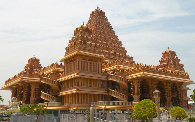 معبد چاتارپور دهلی